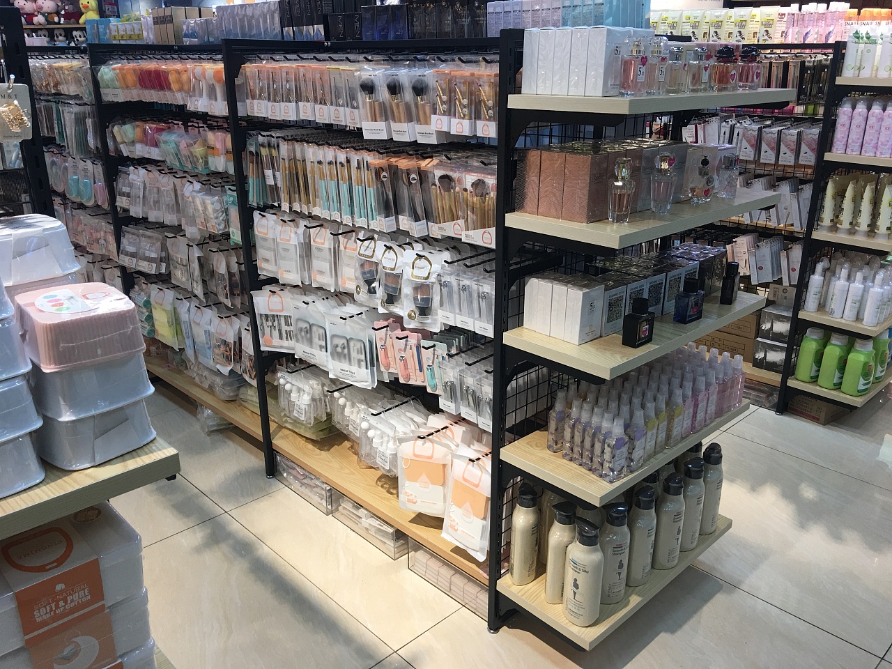 開一家NOME風(fēng)格日用品店 從貨架到運營的全面準(zhǔn)備指南